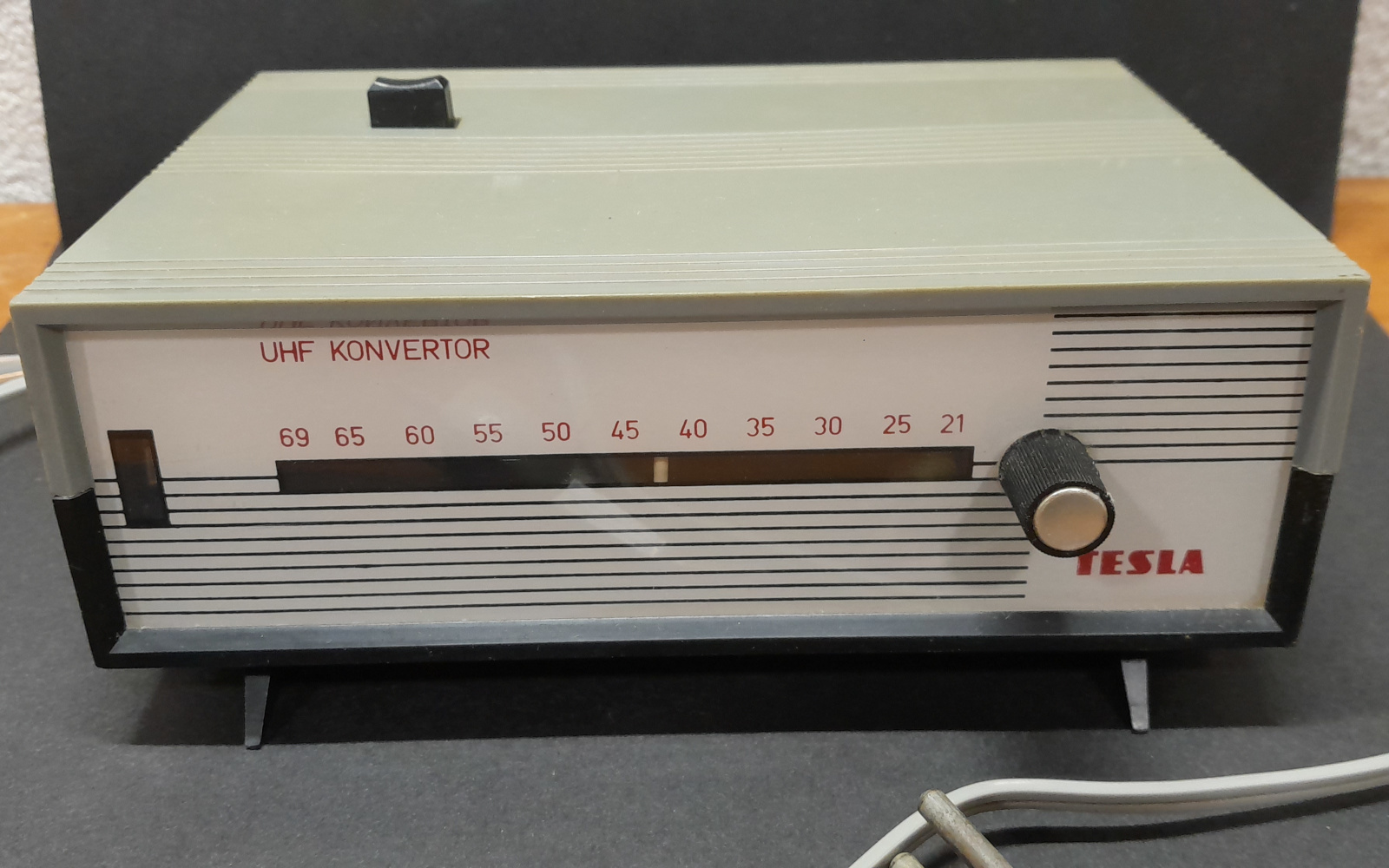 UHF Konvertor Tesla 4952A